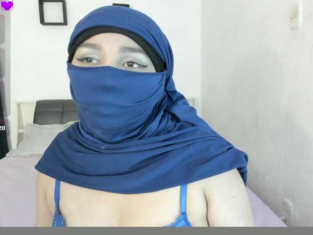 Kamari- live cam on BongaCams