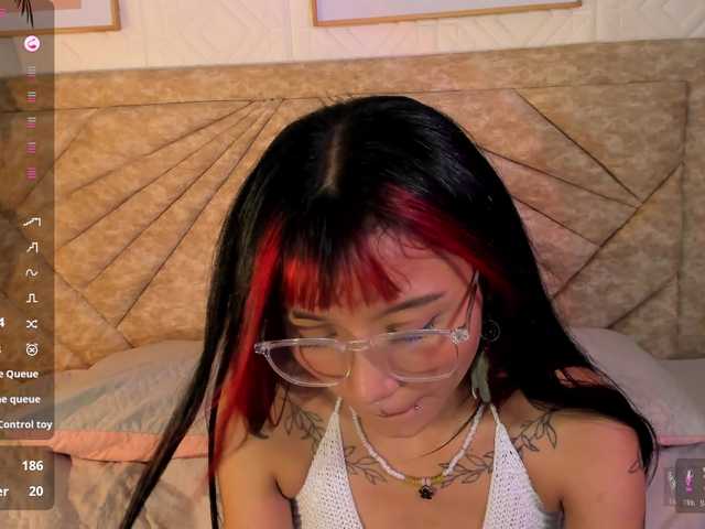 EmmaDuff live cam on BongaCams