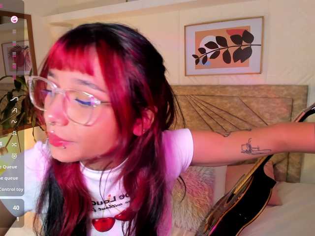 EmmaDuff live cam on BongaCams