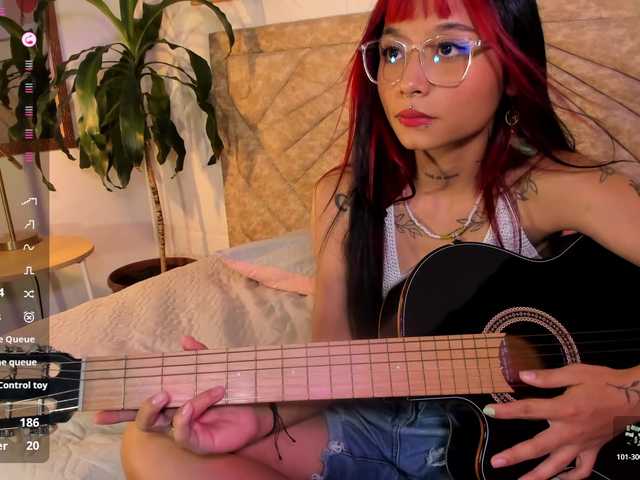 EmmaDuff live cam on BongaCams