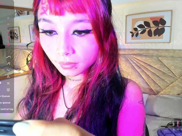 EmmaDuff live cam on BongaCams