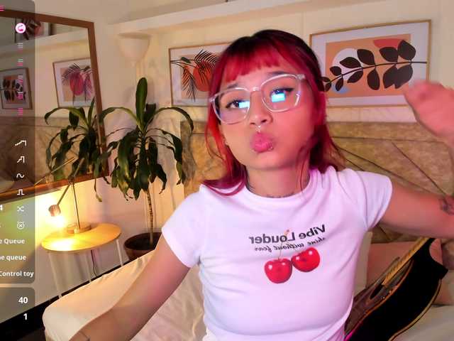 EmmaDuff live cam on BongaCams