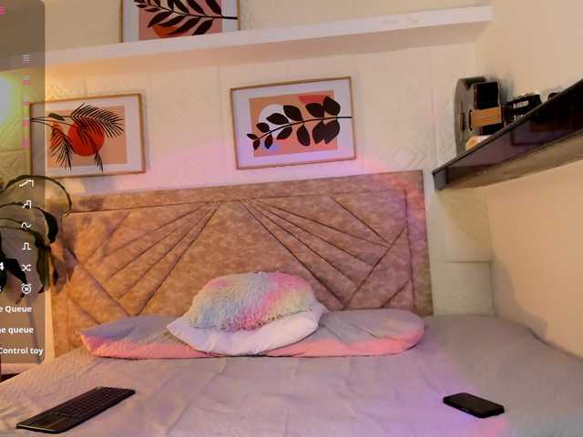 EmmaDuff live cam on BongaCams