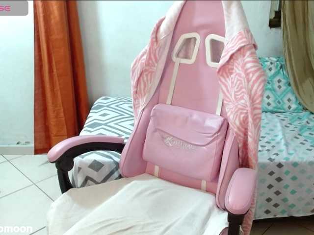 LEUKSNOMOONSEX live cam on BongaCams