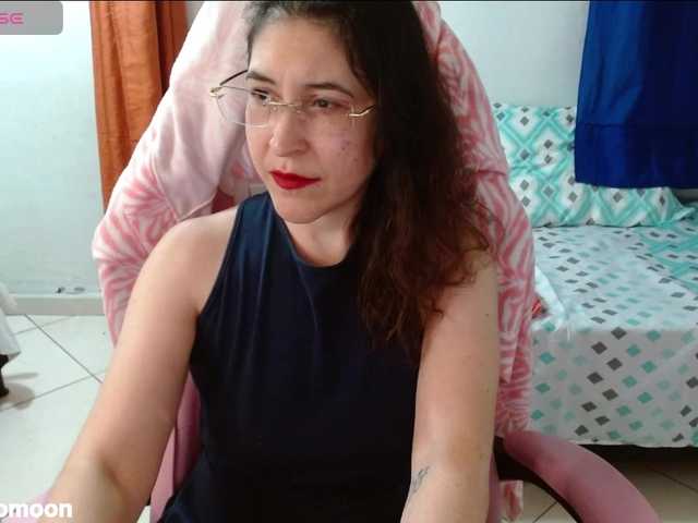 LEUKSNOMOONSEX live webcam show