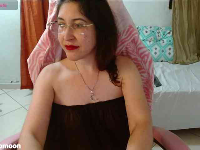 LEUKSNOMOONSEX webcam