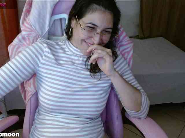 LEUKSNOMOONSEX webcam