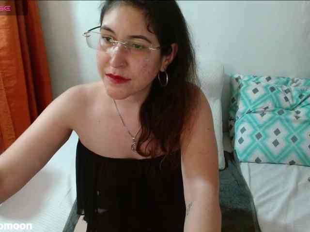 LEUKSNOMOONSEX webcam