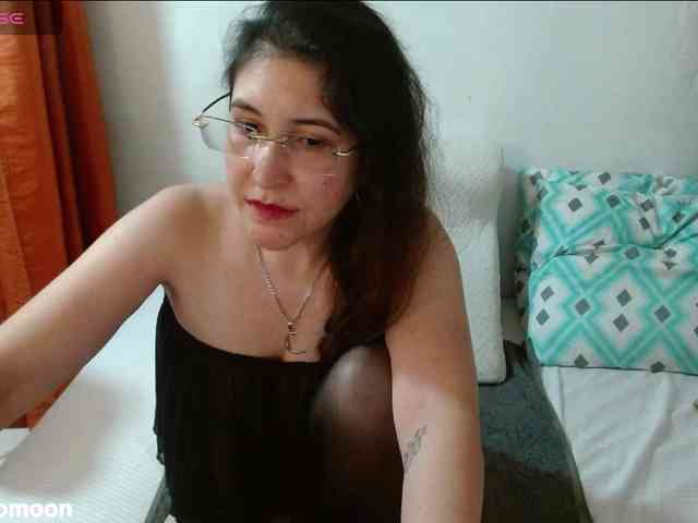 LEUKSNOMOONSEX webcam