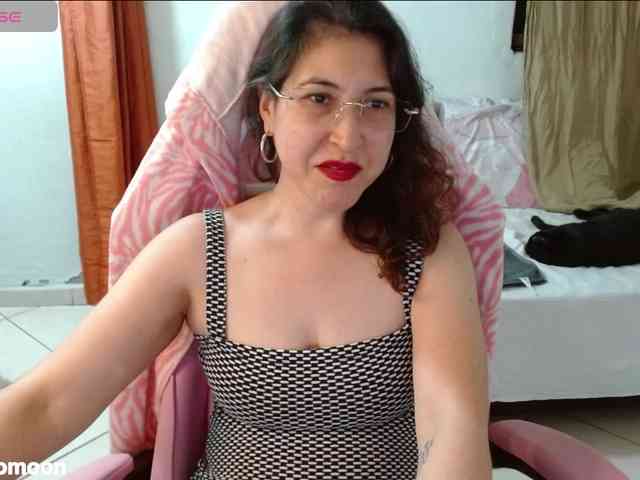 LEUKSNOMOONSEX webcam