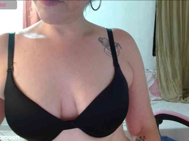 LEUKSNOMOONSEX webcam