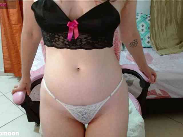 LEUKSNOMOONSEX webcam