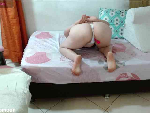 LEUKSNOMOONSEX webcam