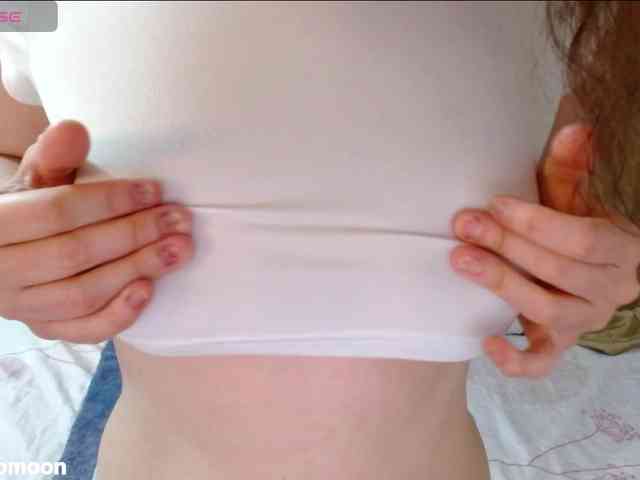 LEUKSNOMOONSEX webcam