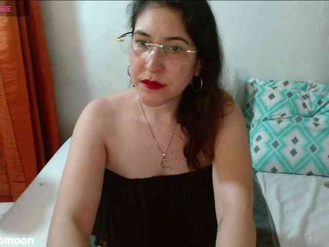 LEUKSNOMOONSEX webcam