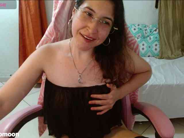 LEUKSNOMOONSEX webcam