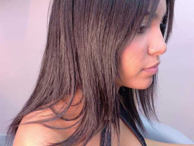 Serenne live cam on BongaCams