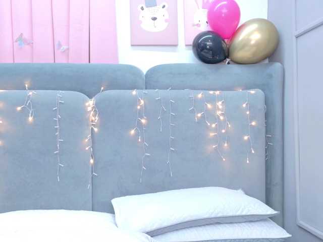 Serenne live webcam show