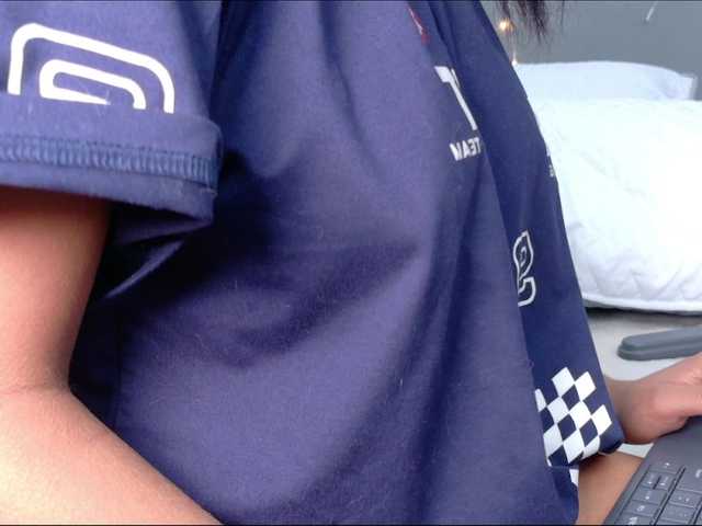 Serenne live cam on BongaCams