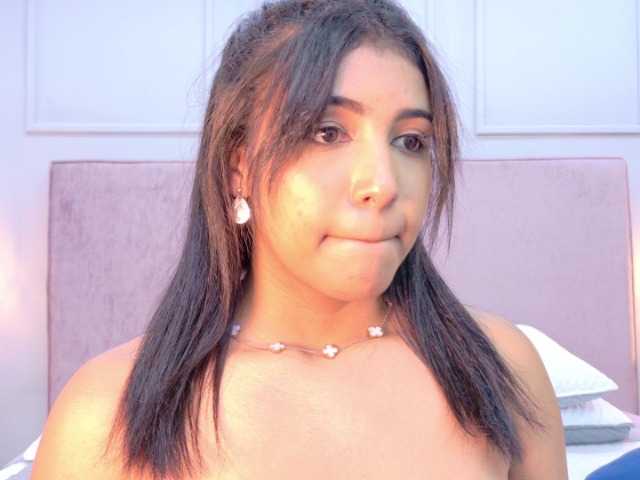 Serenne live cam on BongaCams