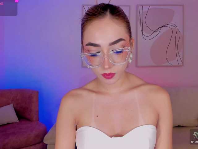 SophieLafont live cam on BongaCams