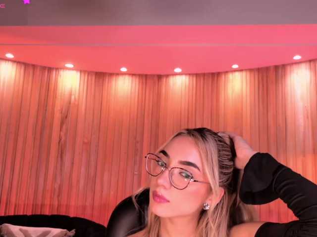 SophieLafont live cam on BongaCams