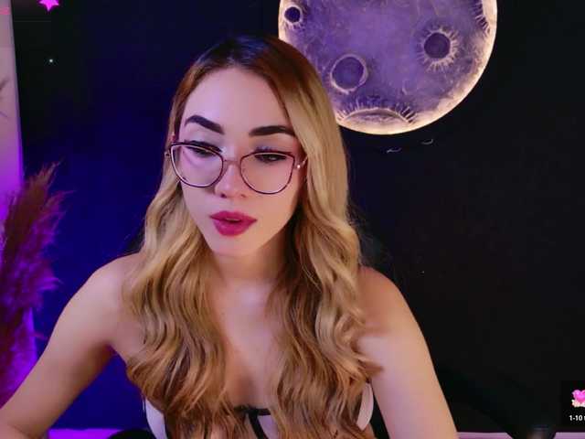 SophieLafont live cam on BongaCams