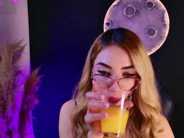SophieLafont live cam on BongaCams