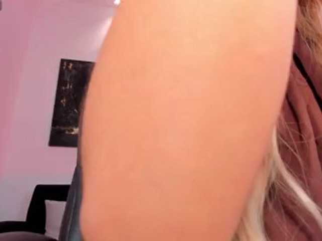 SophieLafont live cam on BongaCams
