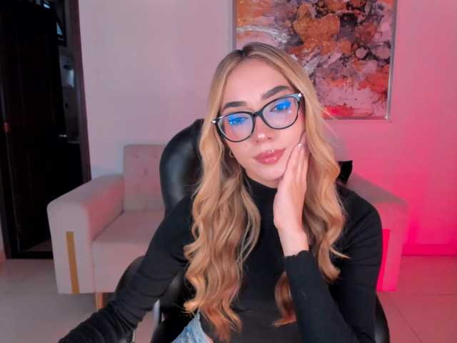 SophieLafont live cam on BongaCams