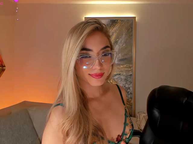 SophieLafont live cam on BongaCams