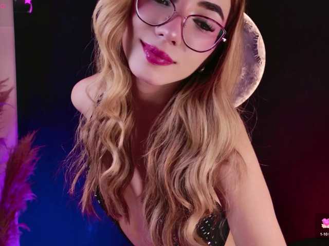 SophieLafont live cam on BongaCams