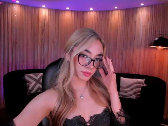 SophieLafont live cam on BongaCams