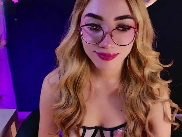 SophieLafont live cam on BongaCams