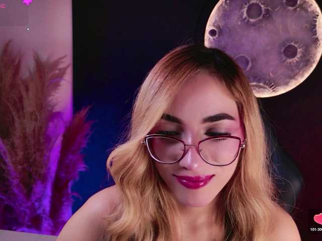 SophieLafont live cam on BongaCams