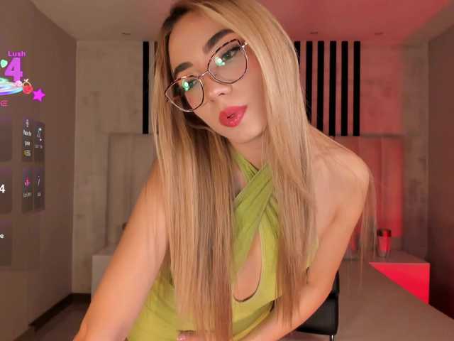 SophieLafont live cam on BongaCams