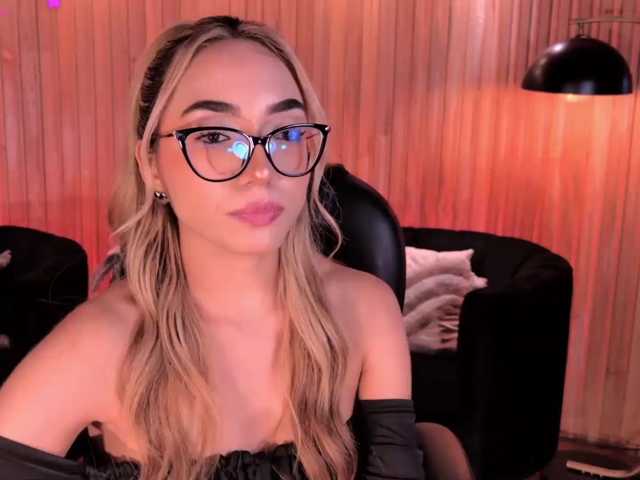 SophieLafont live cam on BongaCams