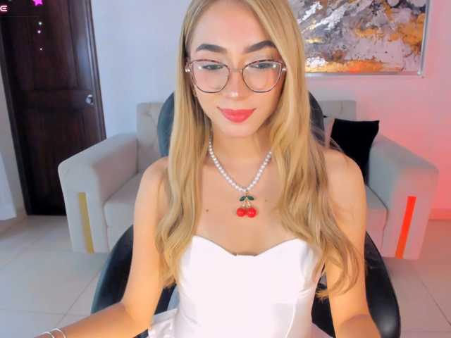 SophieLafont live cam on BongaCams