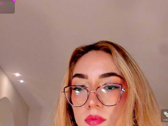 SophieLafont live webcam show