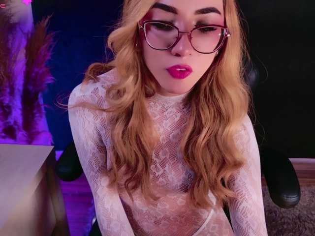 SophieLafont live cam on BongaCams