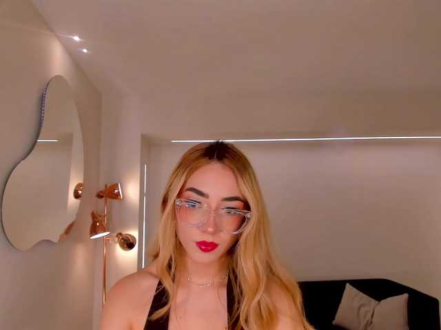 SophieLafont live cam on BongaCams