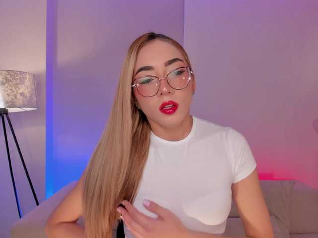SophieLafont live cam on BongaCams