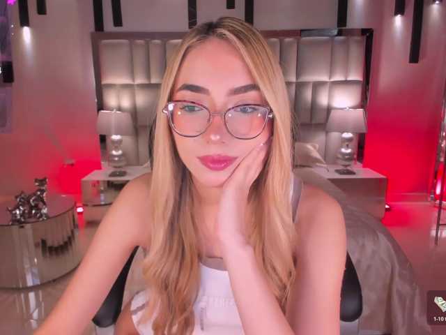 SophieLafont live cam on BongaCams