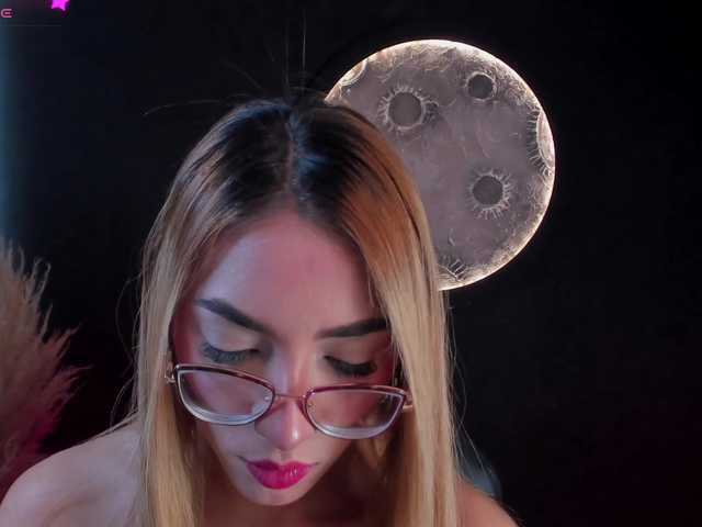 SophieLafont live cam on BongaCams