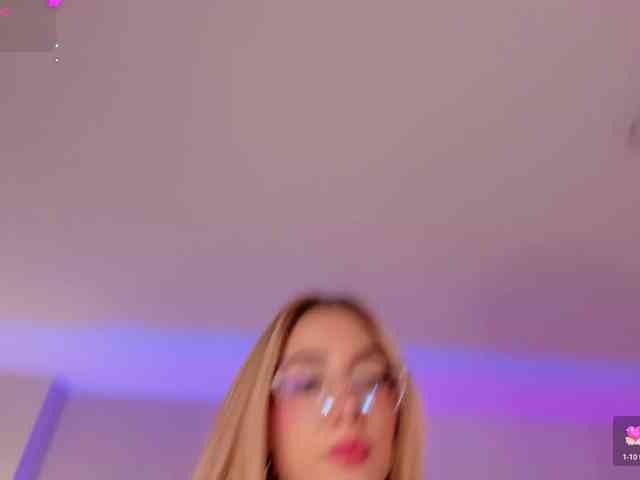 SophieLafont Live Webcam on BongaCams
