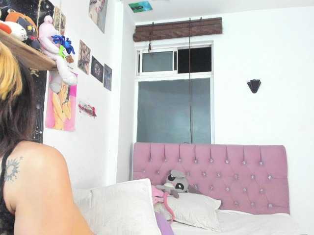 ronnetemiller live cam on BongaCams