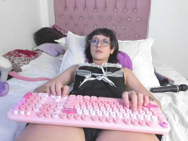 ronnetemiller live cam on BongaCams