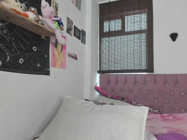 ronnetemiller live cam on BongaCams