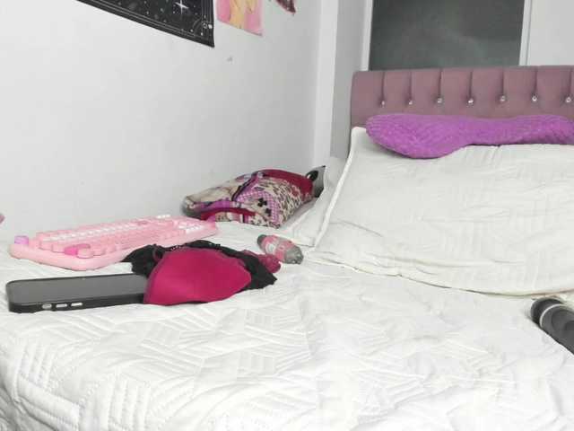 ronnetemiller live cam on BongaCams