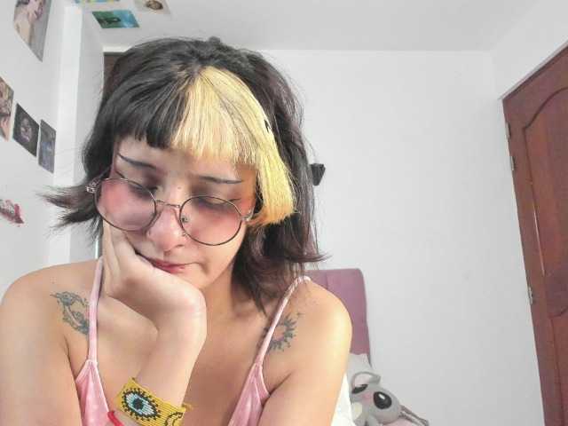 ronnetemiller live cam on BongaCams